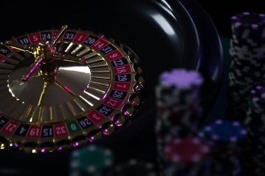 drachin id mobile app interface showing football betting markets and live-dealer tables